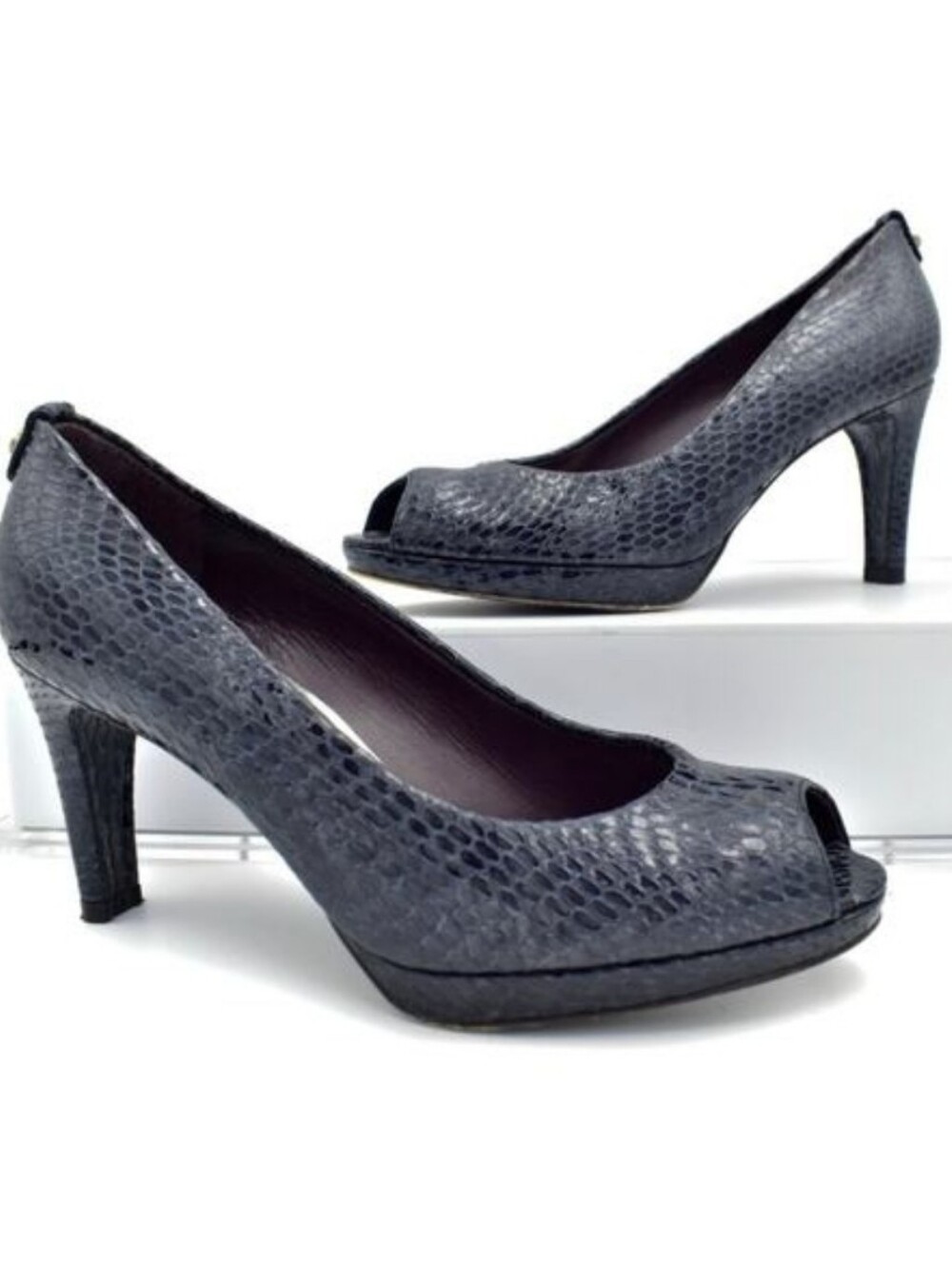 Stuart Weitzmann Grey Black Snake Print Peep-Toe Heels Classy Y2K Business 8.5